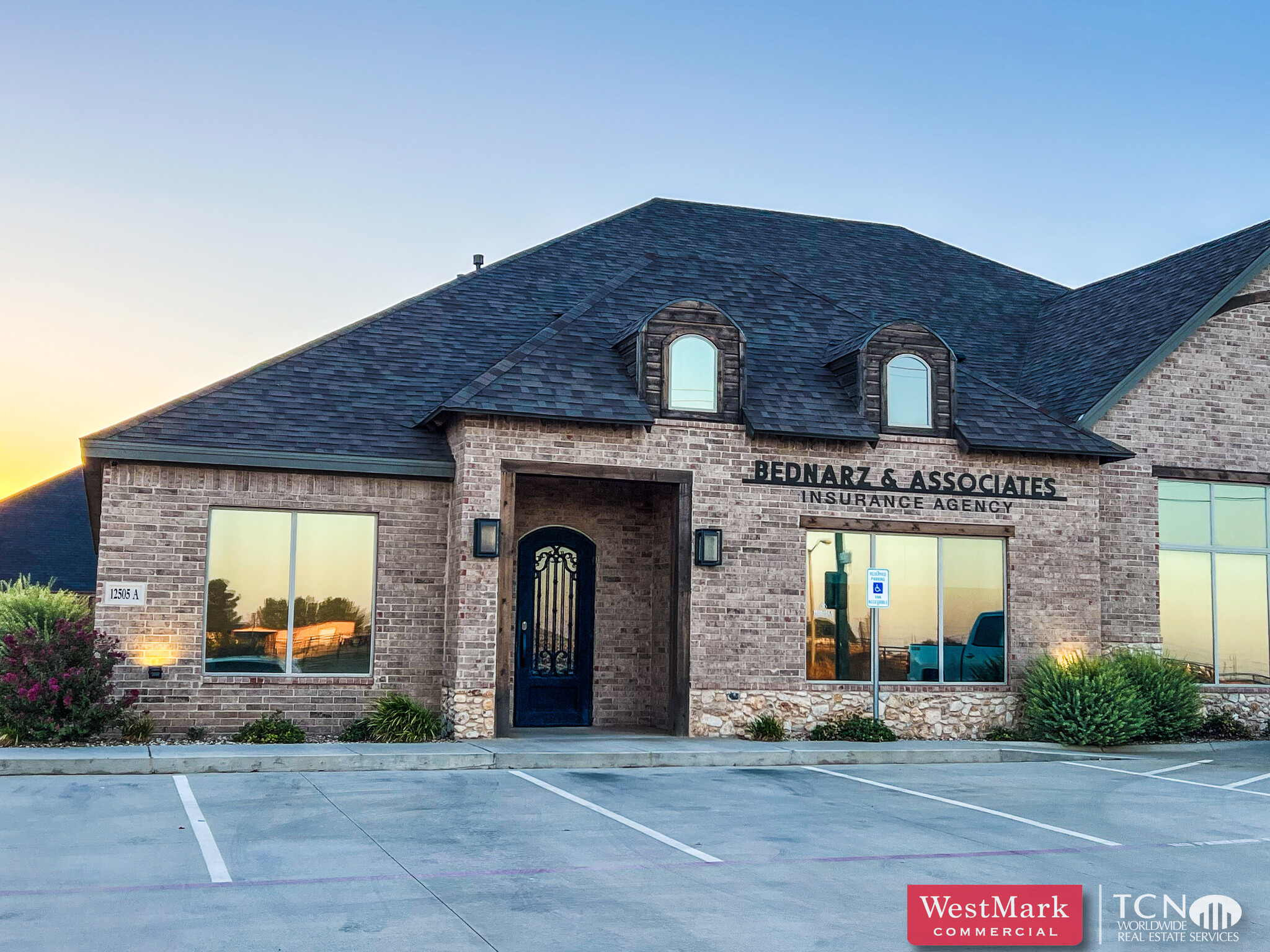 12505 Quaker Avenue, Lubbock, TX à louer Photo principale– Image 1 sur 7