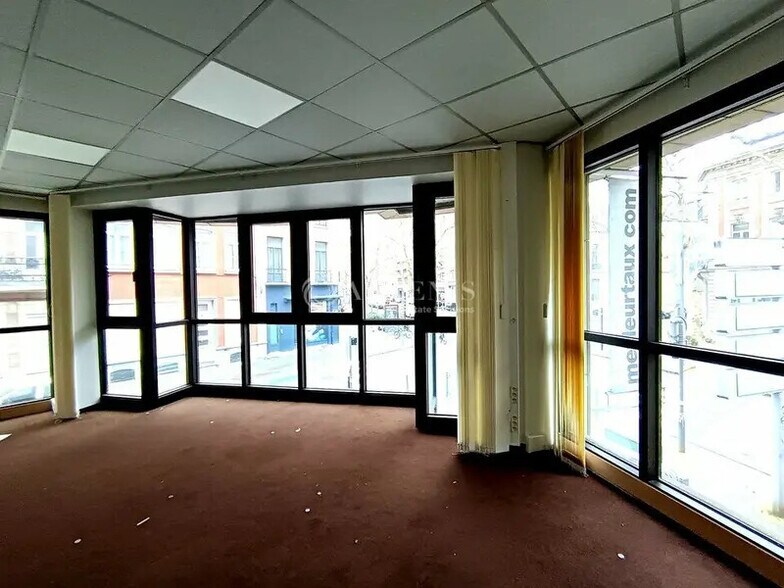 Bureau dans Lille à vendre - Photo de l’immeuble – Image 3 sur 9