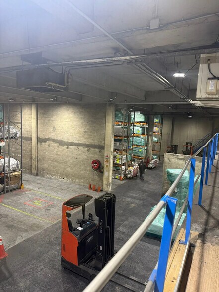 Industriel/Logistique dans Sarcelles à vendre - Photo de l’immeuble – Image 3 sur 5