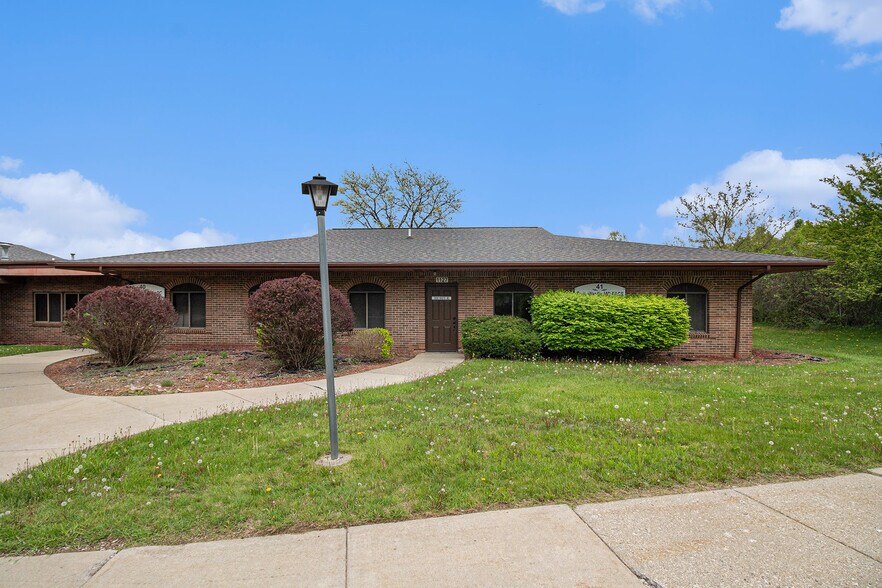 1121-1127 Villa Linde Ct, Flint, MI à vendre - Photo de l’immeuble – Image 2 sur 22