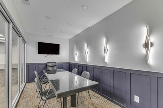 4298 Mayfield Rd, South Euclid, OH à louer Photo intérieure– Image 2 sur 8