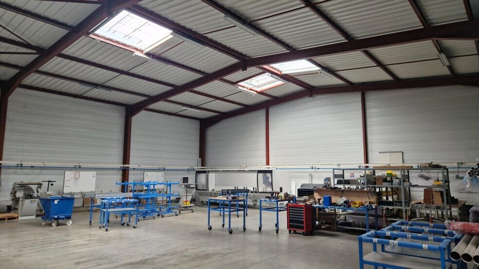 Industriel/Logistique dans Saint-Just-Chaleyssin à vendre - Photo intérieure – Image 2 sur 9