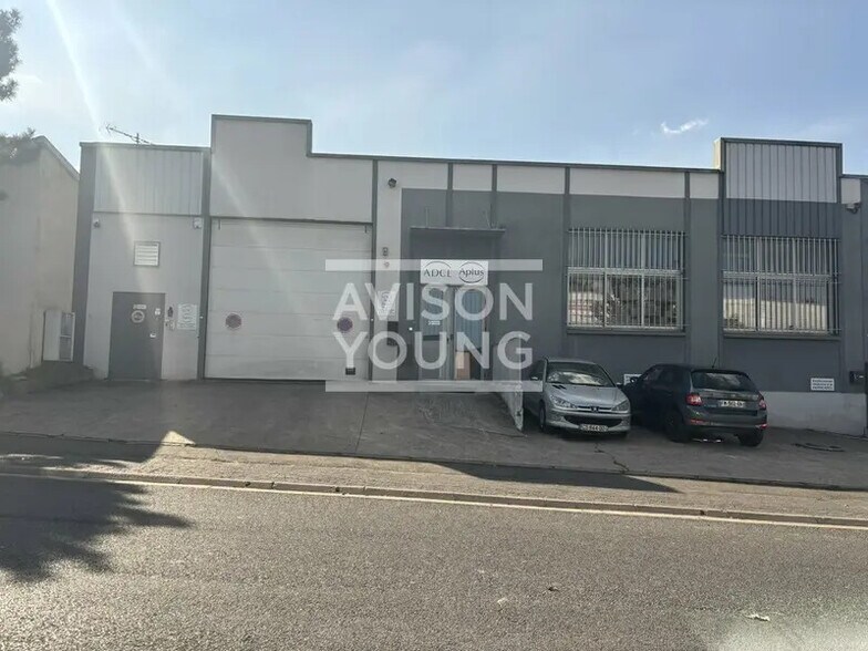 Local d’activités dans Montreuil à louer - Photo de l’immeuble – Image 2 sur 7