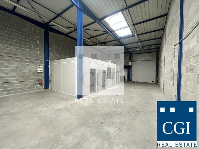 Local d’activités dans Saint-Martin-le-Vinoux à louer - Photo intérieure – Image 2 sur 9