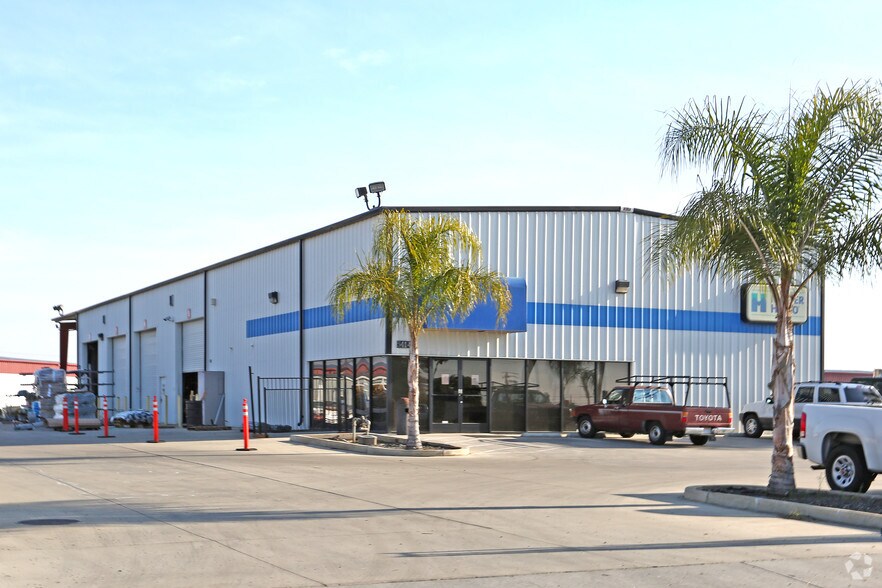 Three Crowns Industrial Park portefeuille de 4 biens à vendre sur LoopNet.fr - Photo principale – Image 3 sur 15