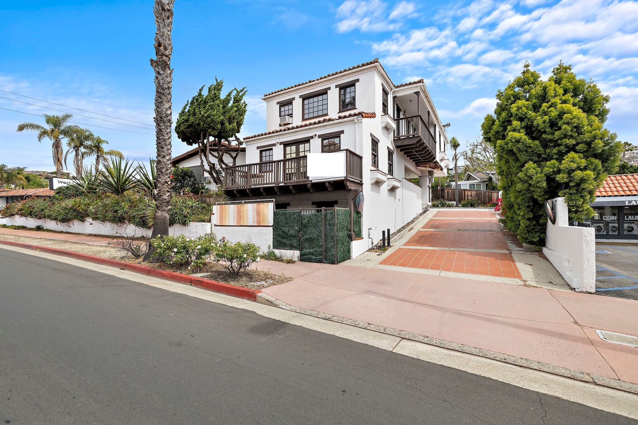 2011 S El Camino Real, San Clemente, CA à vendre Photo principale– Image 1 sur 10