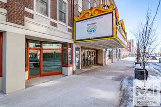 305 2nd St SE, Cedar Rapids, IA à louer Photo intérieure– Image 1 sur 2