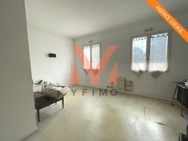 Plus de détails pour Bureau à vendre