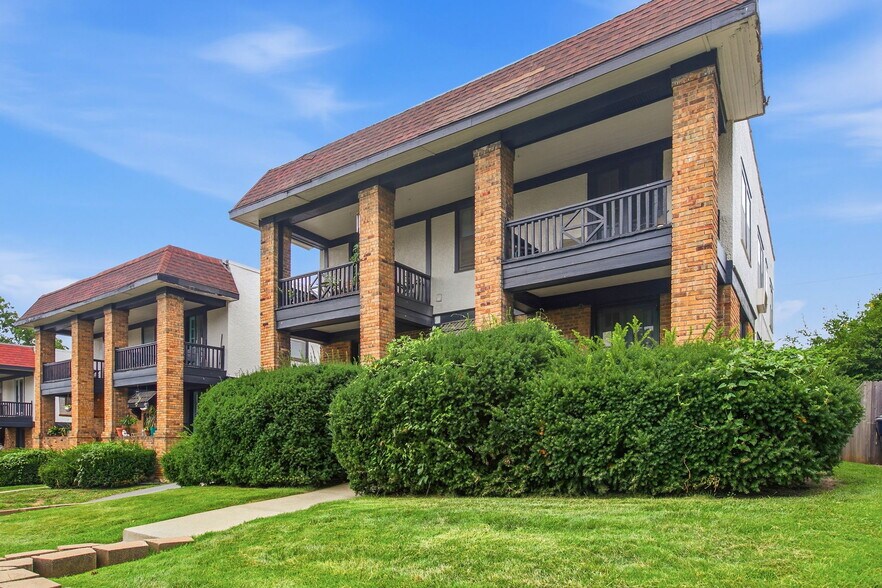 4340-4342 Holly St, Kansas City, MO à vendre - Photo de l’immeuble – Image 3 sur 23