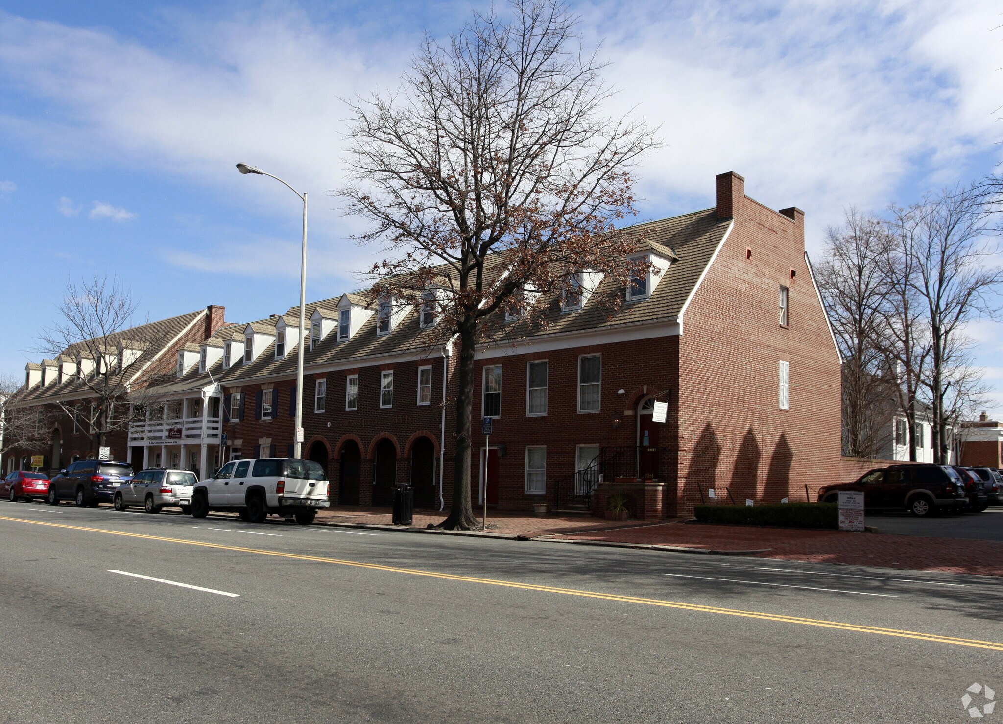 217-219 N Washington St, Alexandria, VA à vendre Photo principale– Image 1 sur 11