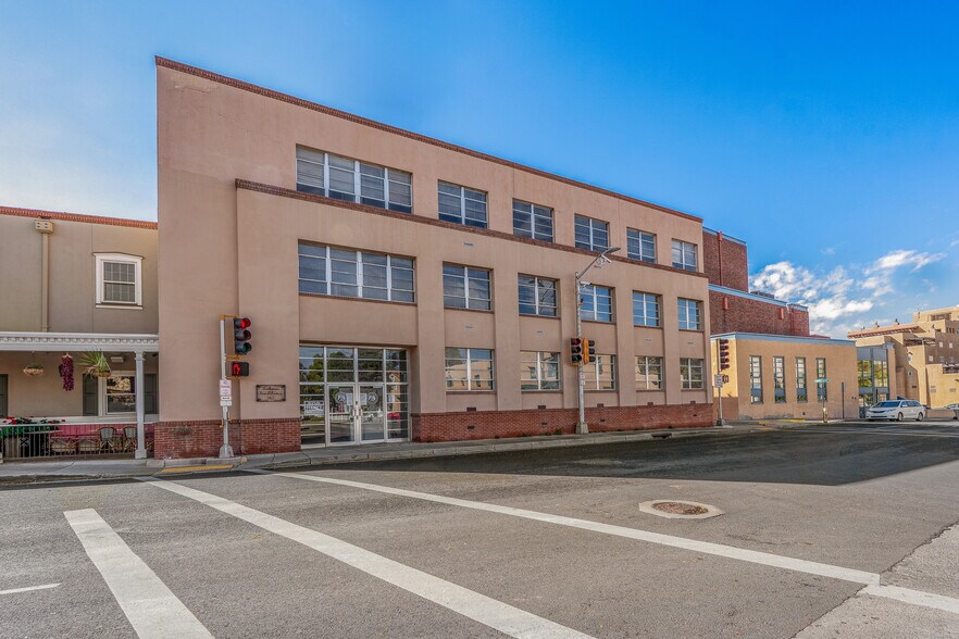 142 W Palace Ave, Santa Fe, NM à vendre - Photo de l’immeuble – Image 2 sur 25