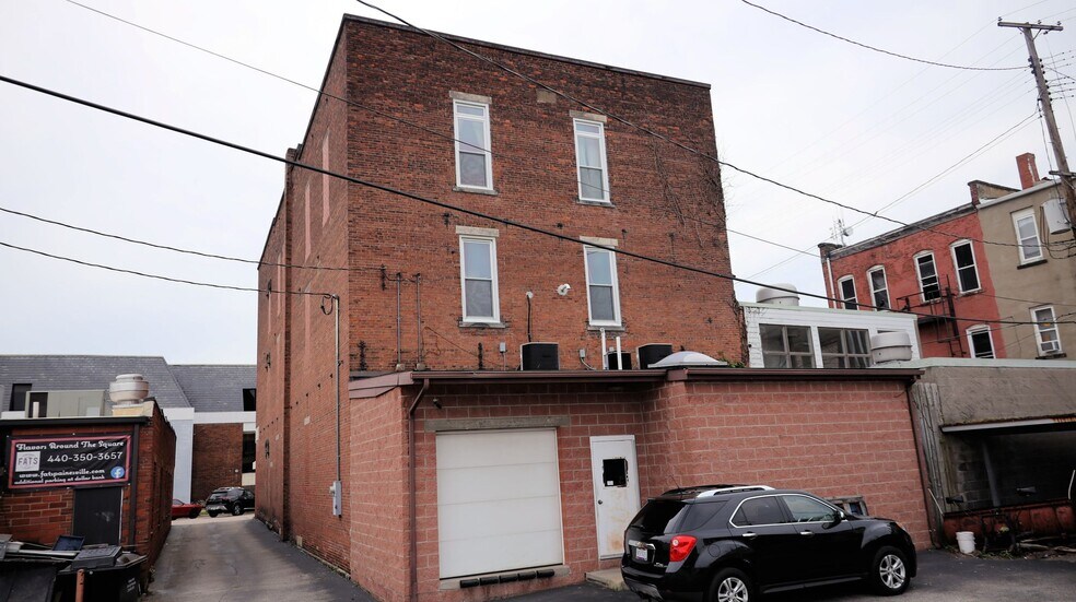 19 S Saint Clair St, Painesville, OH à louer - Photo de l’immeuble – Image 2 sur 6