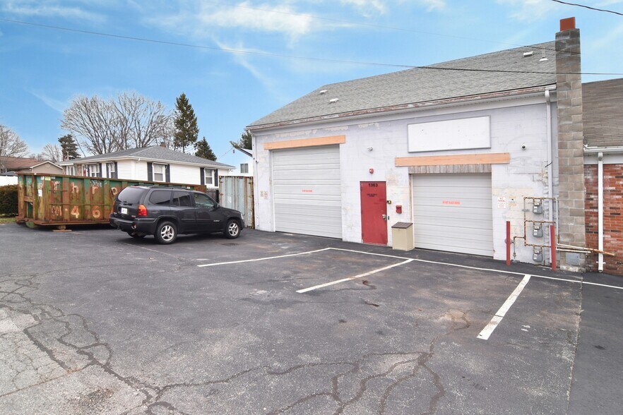 1363 Mineral Spring Ave, North Providence, RI à louer - Photo de l’immeuble – Image 2 sur 23