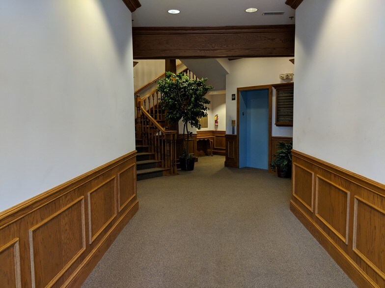 803 E Washington St, Medina, OH à louer - Photo intérieure – Image 3 sur 7