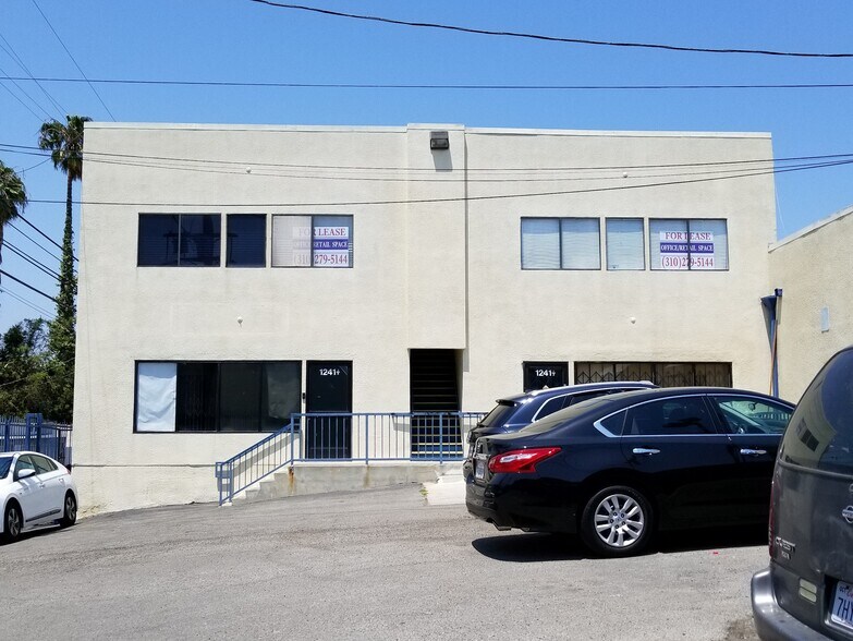 1241 S Fairfax Ave, Los Angeles, CA à louer - Photo de l’immeuble – Image 3 sur 12
