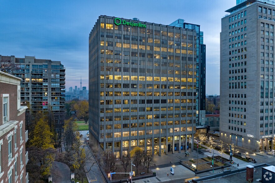 95 St Clair Ave W, Toronto, ON à louer - Photo de l’immeuble – Image 2 sur 54