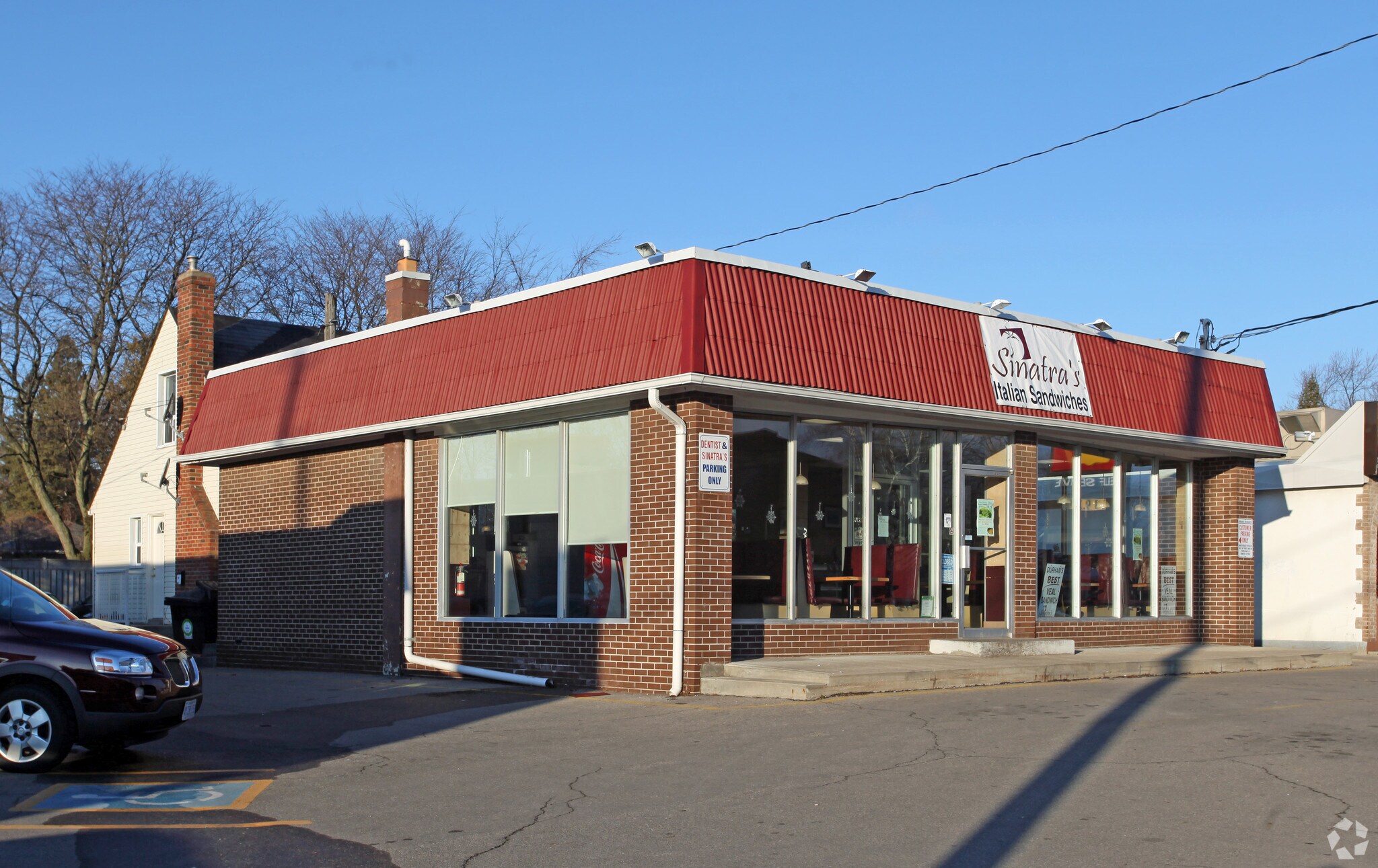 944 Simcoe St N, Oshawa, ON à louer Photo principale– Image 1 sur 4