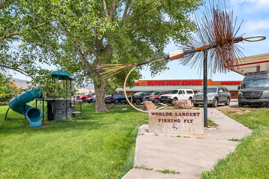 1050 South Blvd, Dutch John, UT à vendre - Photo de l’immeuble – Image 3 sur 41