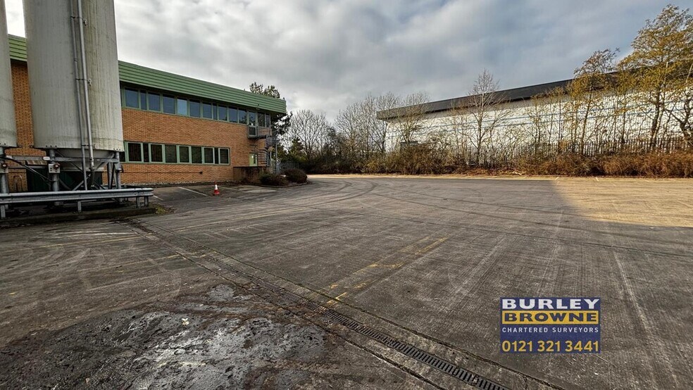Kingsbury Rd, Sutton Coldfield à louer - Photo de l’immeuble – Image 3 sur 31