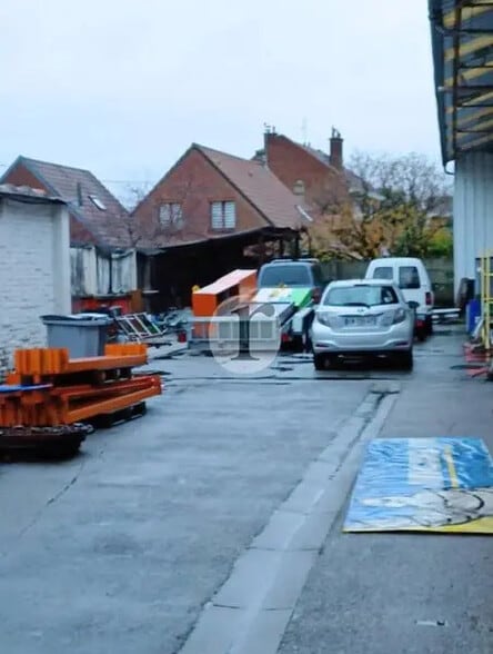 Local d’activités dans Loos à louer - Photo de la construction – Image 2 sur 5