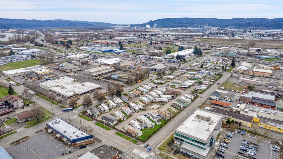 1112 Tennant Way, Longview, WA à vendre - Photo de l’immeuble – Image 2 sur 6