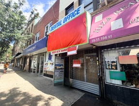 104-01 Roosevelt Ave, Corona, NY à louer Photo de l’immeuble– Image 1 sur 1