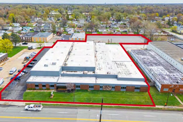 23600 Schoenherr Rd, Warren, MI à vendre - Photo de l’immeuble – Image 2 sur 20