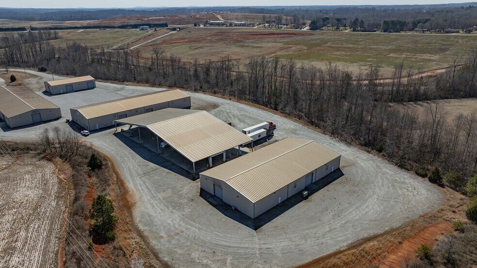 2815 Woodtech Dr, Newton, NC à louer - Photo de l’immeuble – Image 3 sur 6