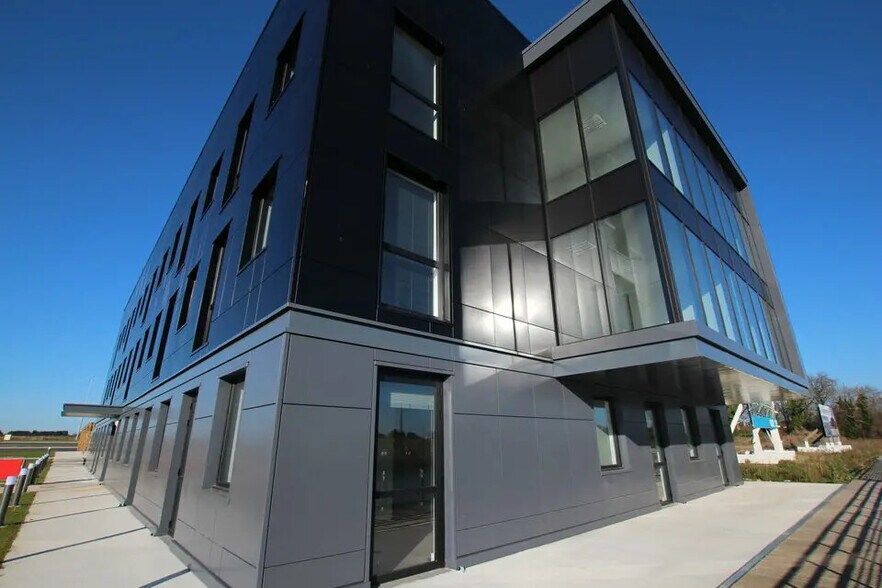 Bureau dans Le Havre à vendre - Photo de l’immeuble – Image 1 sur 3