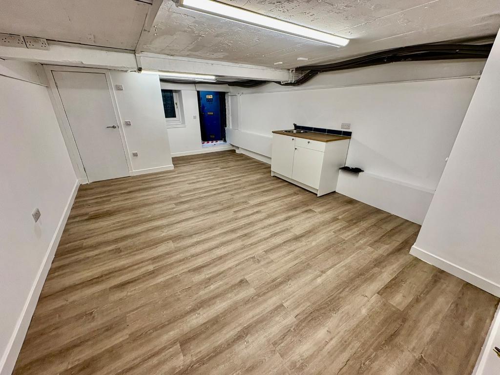 10B South Trinity Rd, Edinburgh, EDH EH5 3NR - Lot 10B - - Photo intérieure - Image 2 of 11