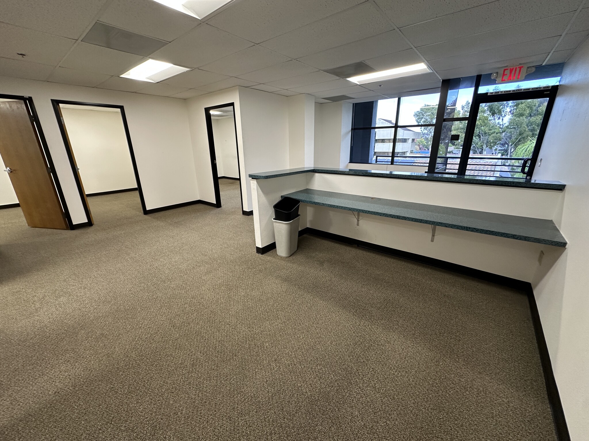 3517 Camino Del Rio S, San Diego, CA à vendre Photo intérieure– Image 1 sur 6