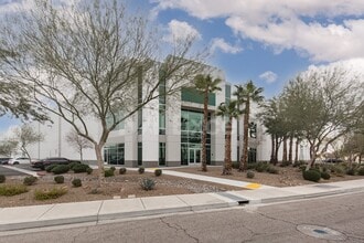 4050 Corporate Center Dr, North Las Vegas, NV à louer Photo de l’immeuble– Image 1 sur 15