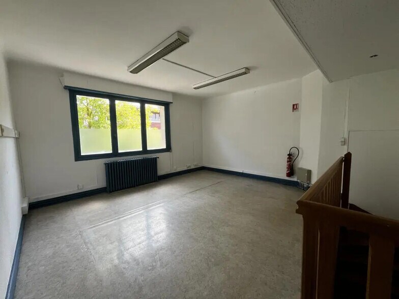 Local commercial dans Amiens à louer - Photo de l’immeuble – Image 1 sur 4