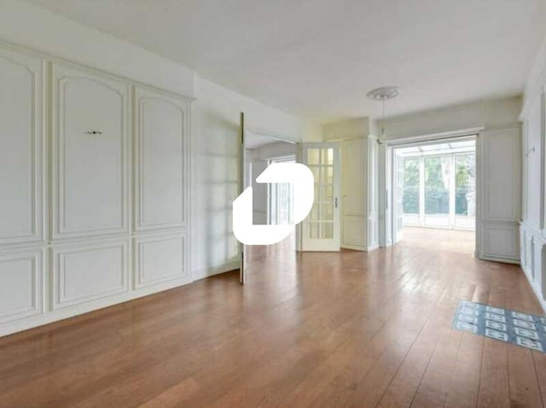 Bureau dans Neuilly-sur-Seine à vendre - Photo intérieure – Image 3 sur 20