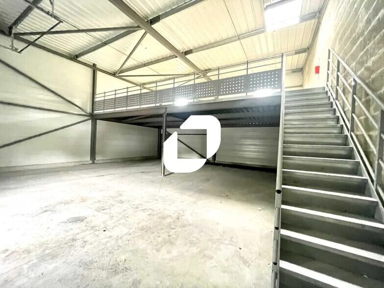 Local d’activités dans Salaunes à louer - Photo intérieure – Image 2 sur 7