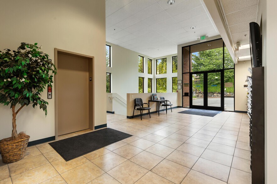 6810 220th St SW, Mountlake Terrace, WA à louer - Photo intérieure – Image 3 sur 11