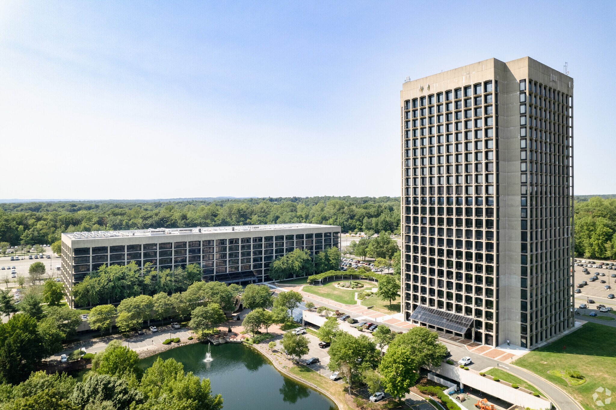 1 Blue Hill Plz, Pearl River, NY à louer Photo principale– Image 1 sur 30