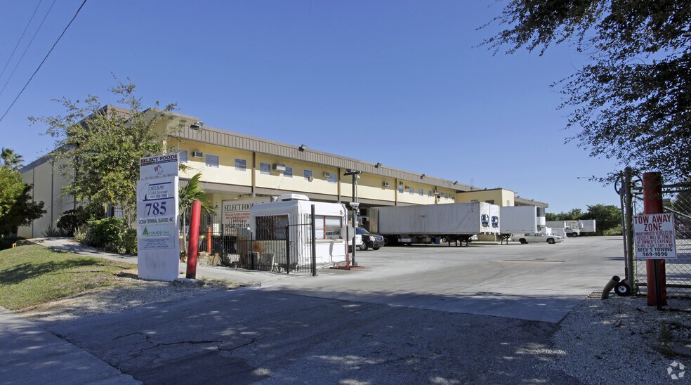 785 S Congress Ave, Delray Beach, FL à louer - Photo de l’immeuble – Image 3 sur 6
