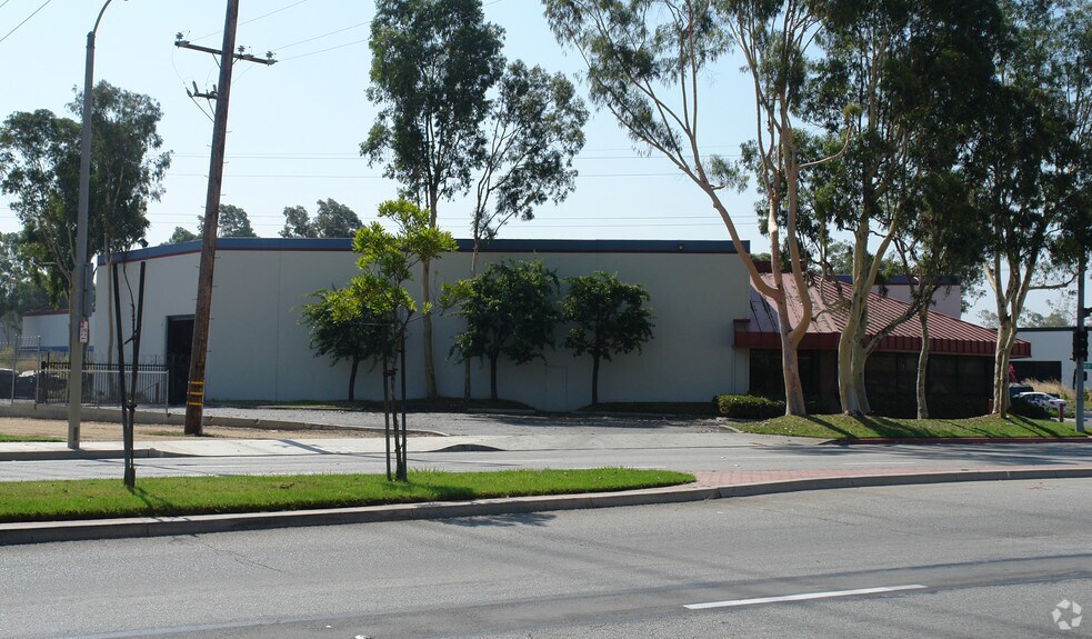 16830 Avalon Blvd, Carson, CA à louer - Photo de l’immeuble – Image 2 sur 2