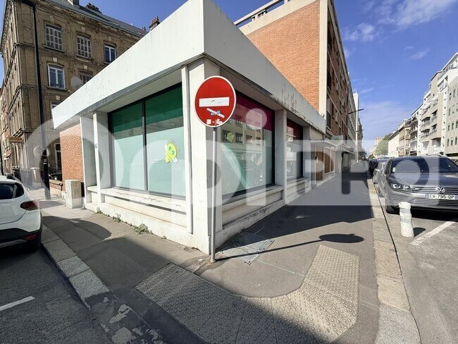 Plus de détails pour Bureau à vendre