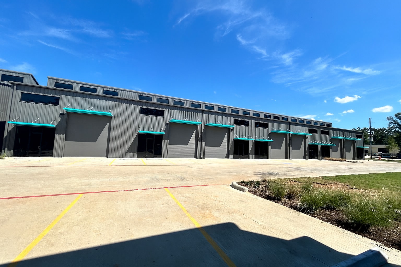 2007 Airport Rd, Conroe, TX à louer Photo de l’immeuble– Image 1 sur 6