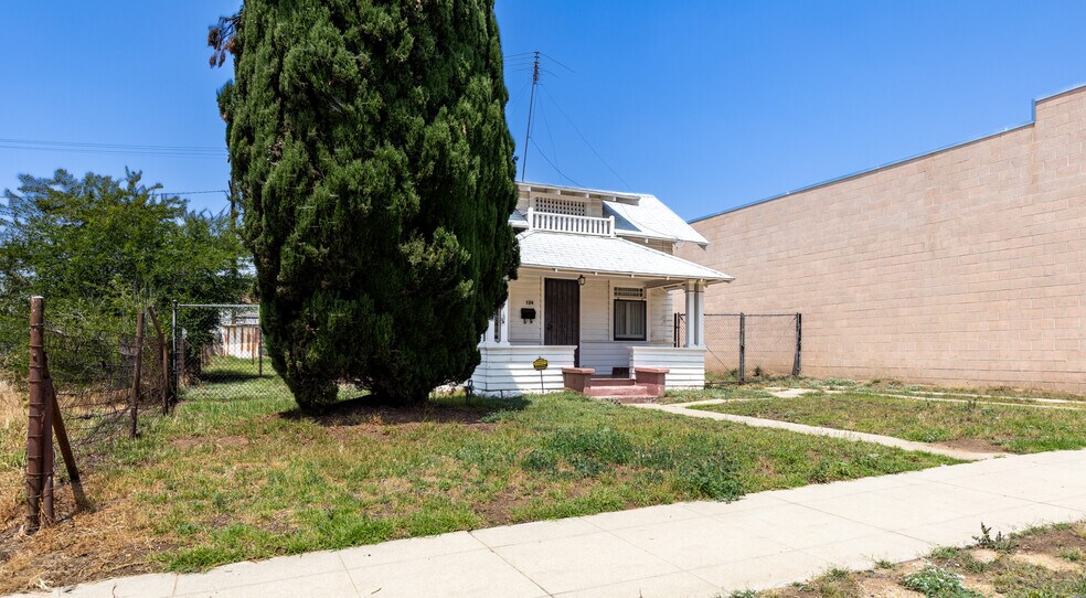 124 S Olive Ave, Rialto, CA à vendre - Photo de l’immeuble – Image 3 sur 24