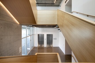 5950 W Jefferson Blvd, Los Angeles, CA à vendre Hall d’entrée– Image 2 sur 2