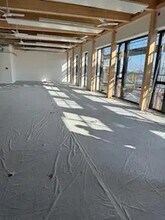 Bureau dans Champs-sur-Marne à louer Photo de l’immeuble– Image 2 sur 5