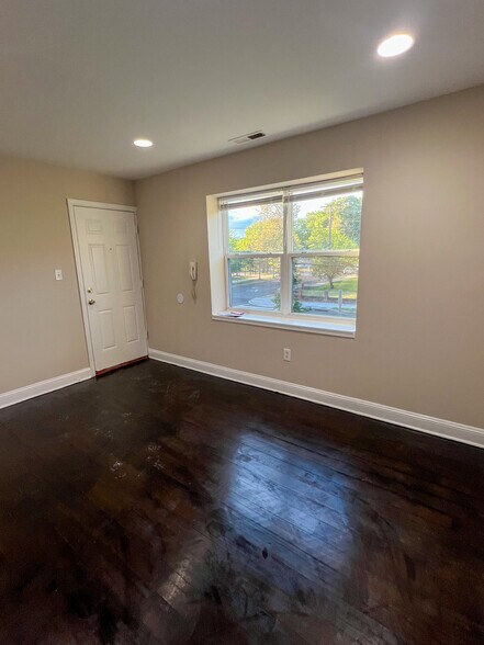 5501 Foote St NE, Washington, DC à vendre - Photo intérieure – Image 2 sur 24