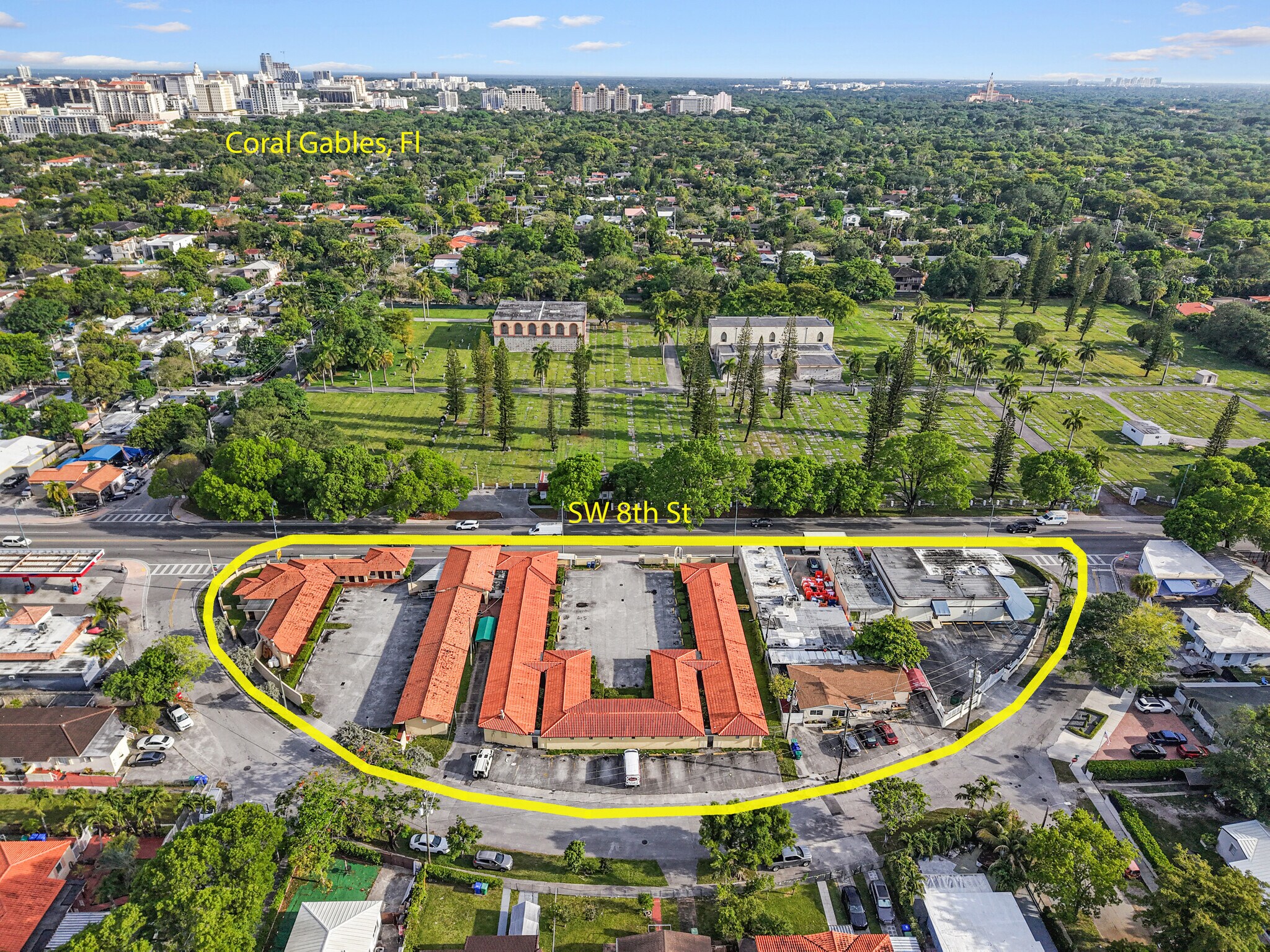4425 SW 8th St, Coral Gables, FL à vendre Photo de l’immeuble– Image 1 sur 13