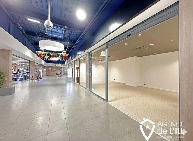 Plus de détails pour Local commercial à louer