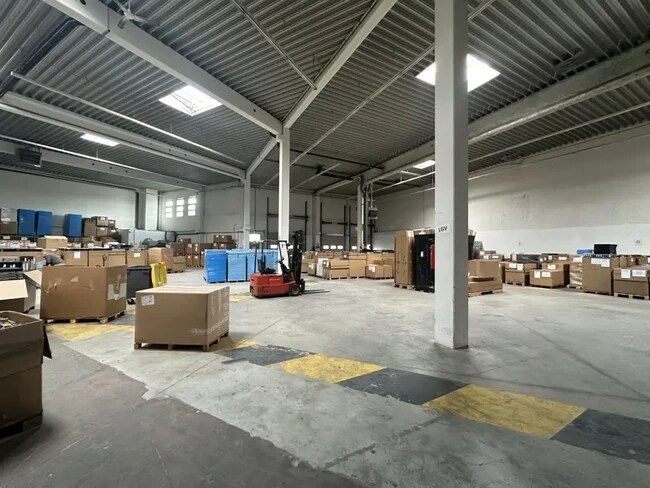 Plus de détails pour Industriel/Logistique à louer