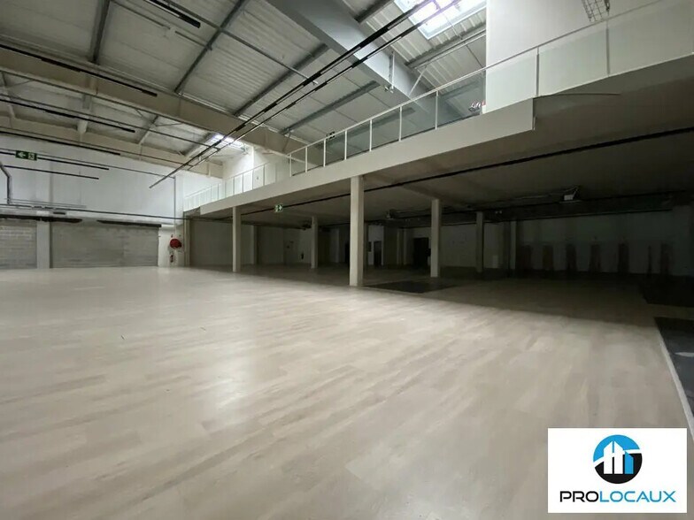 Local commercial dans Barentin à louer - Photo de l’immeuble – Image 3 sur 15