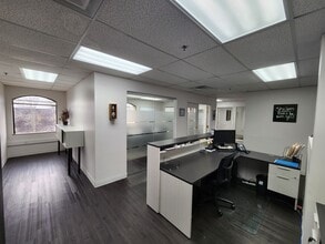 15850 W Bluemound Rd, Brookfield, WI à louer Photo intérieure– Image 1 sur 13